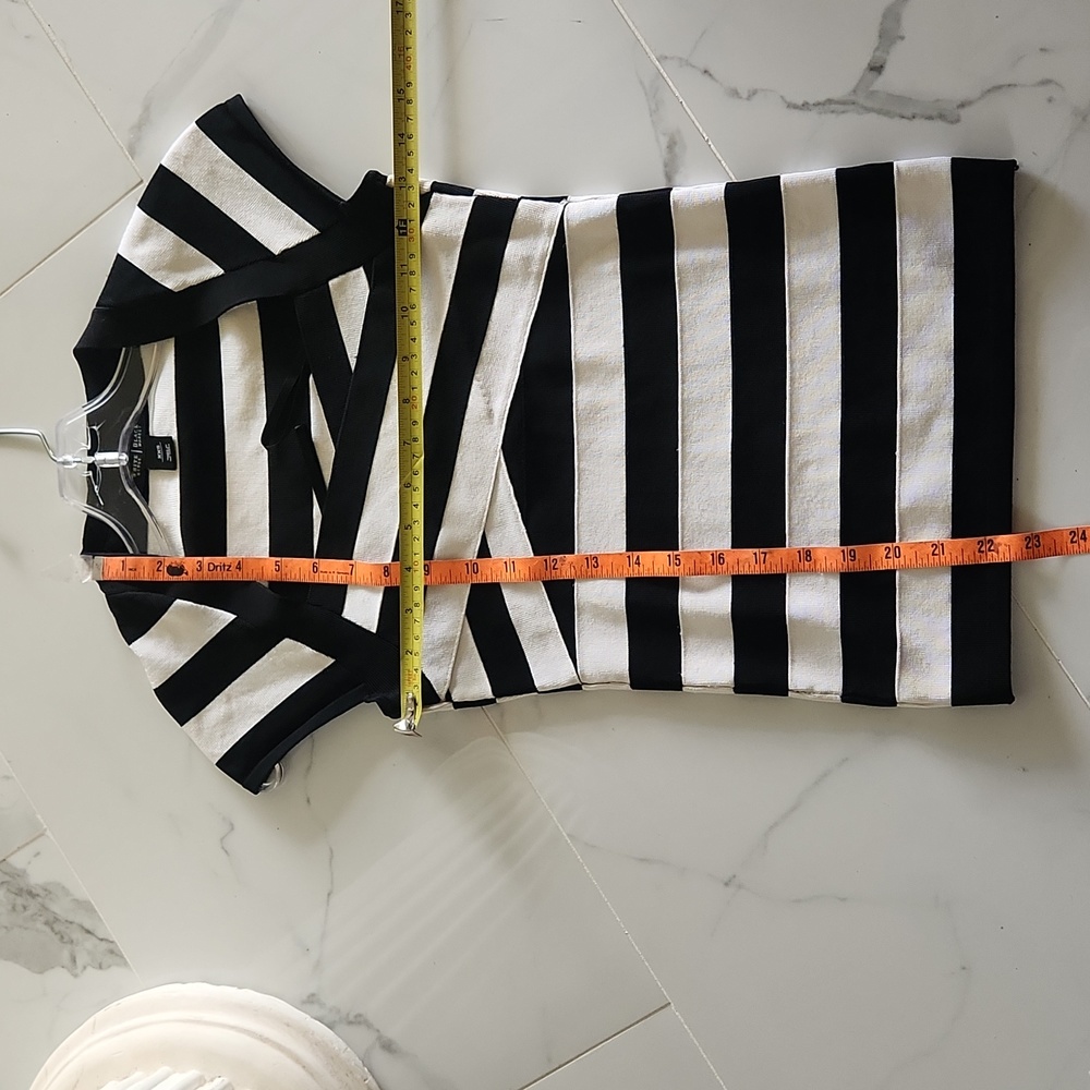 White House Black Market Black White Stripe XXS EUC Top - Picture 10 of 14